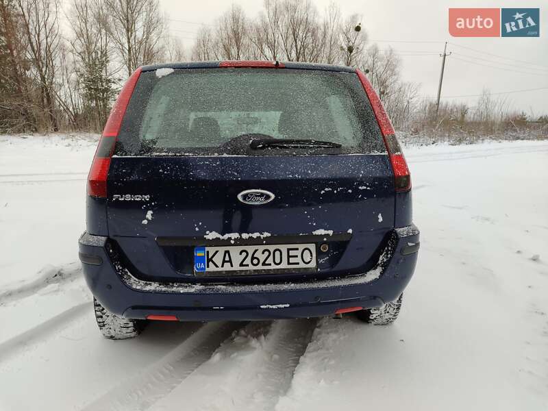 Хэтчбек Ford Fusion 2004 в Золотоноше