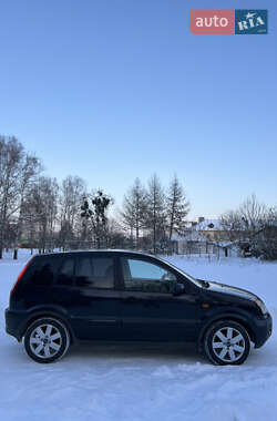 Хэтчбек Ford Fusion 2007 в Звягеле