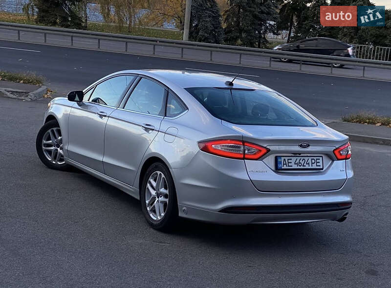 Седан Ford Fusion 2016 в Львові