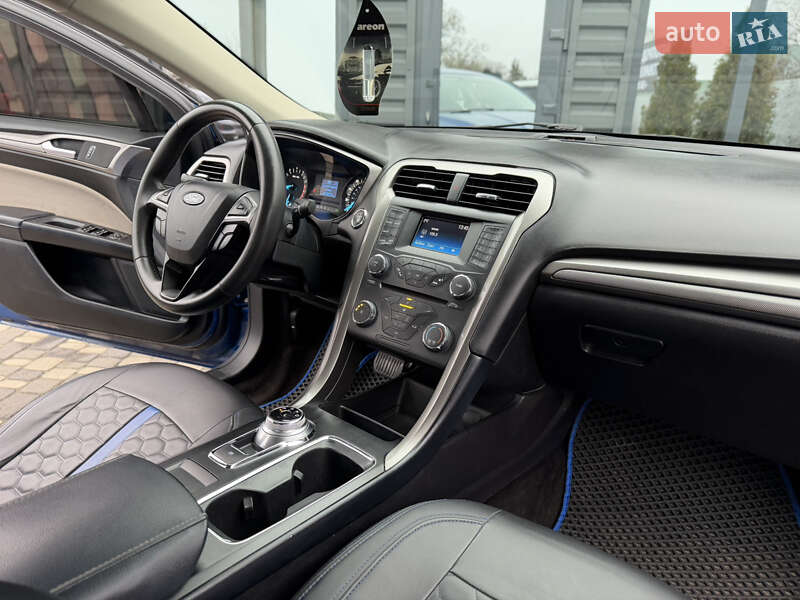 Седан Ford Fusion 2016 в Кропивницком