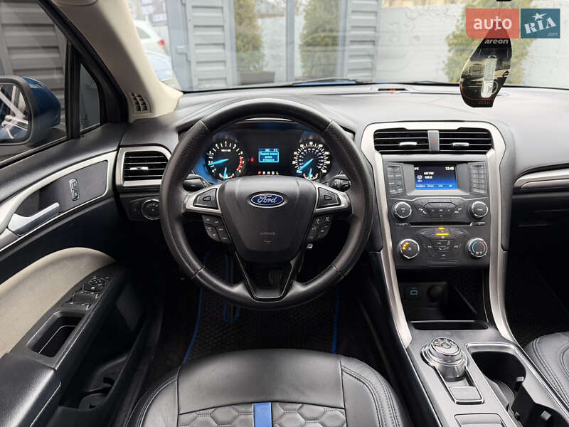 Седан Ford Fusion 2016 в Кропивницком