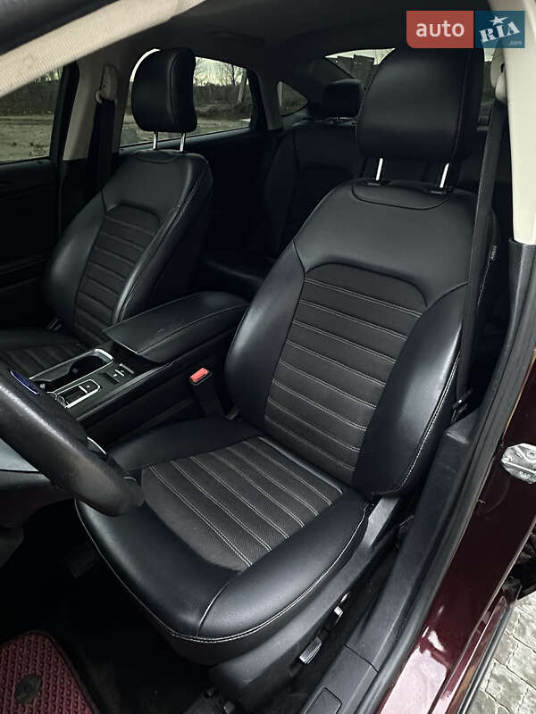 Седан Ford Fusion 2018 в Буче