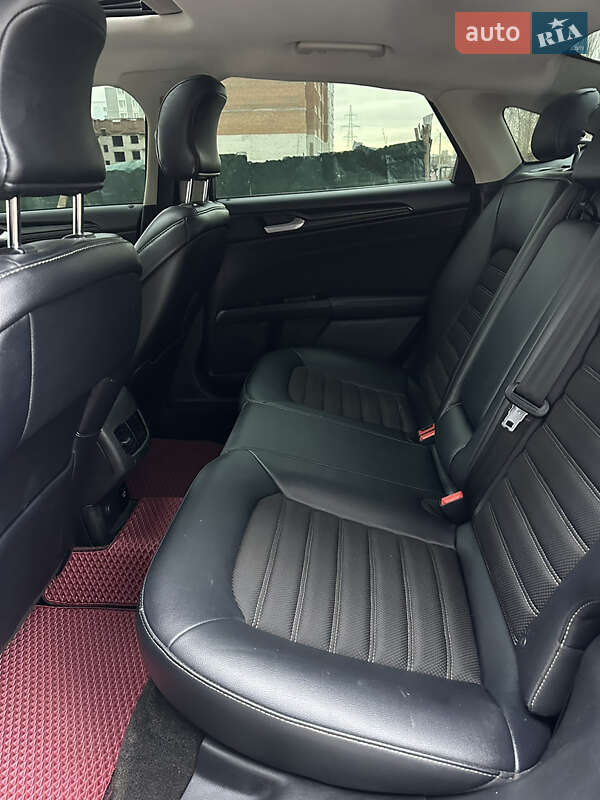 Седан Ford Fusion 2018 в Буче