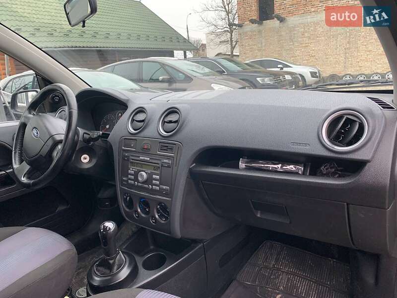 Хэтчбек Ford Fusion 2008 в Коломые