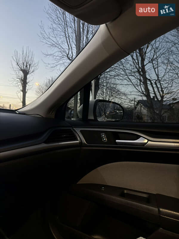 Седан Ford Fusion 2013 в Трускавце
