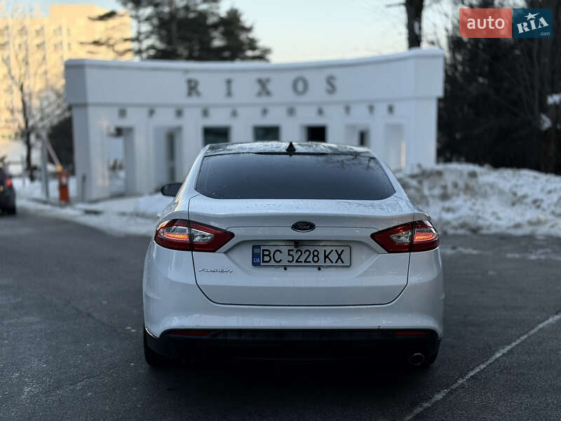 Седан Ford Fusion 2013 в Трускавце