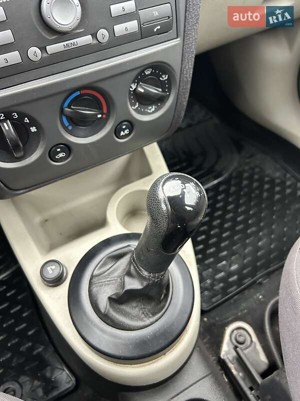 Хэтчбек Ford Fusion 2007 в Сумах