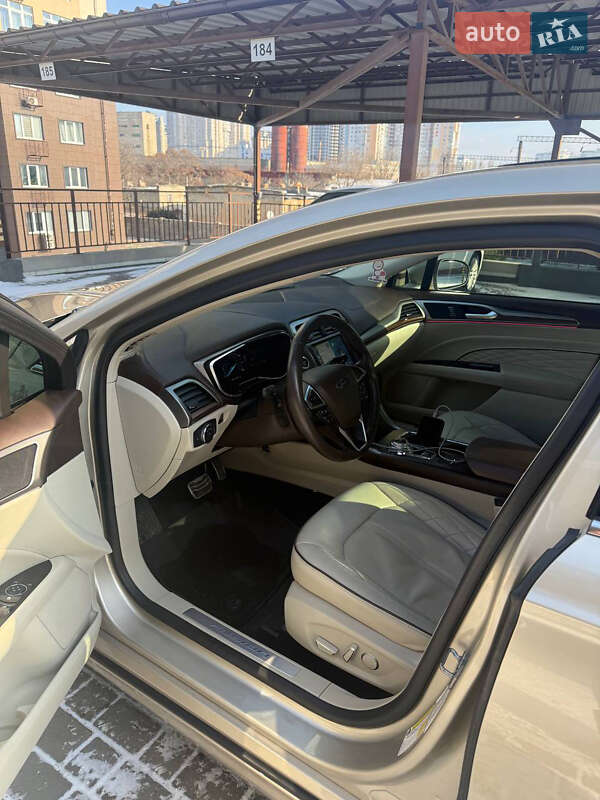 Седан Ford Fusion 2017 в Одесі