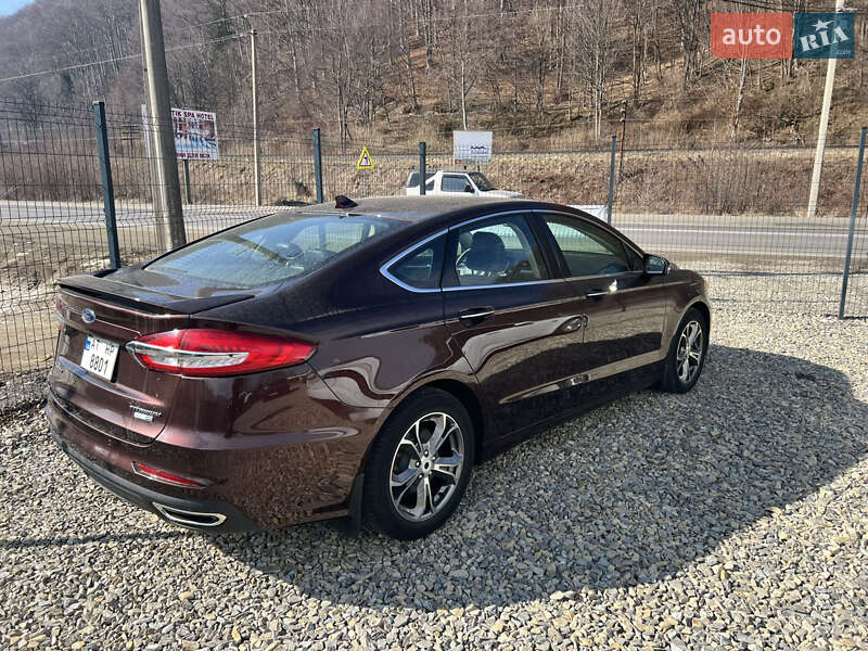 Седан Ford Fusion 2019 в Яремчі