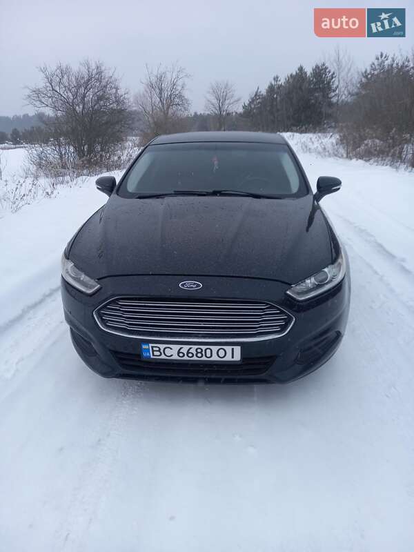 Седан Ford Fusion 2013 в Жовкві