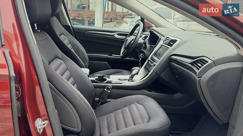 Седан Ford Fusion 2014 в Черкасах