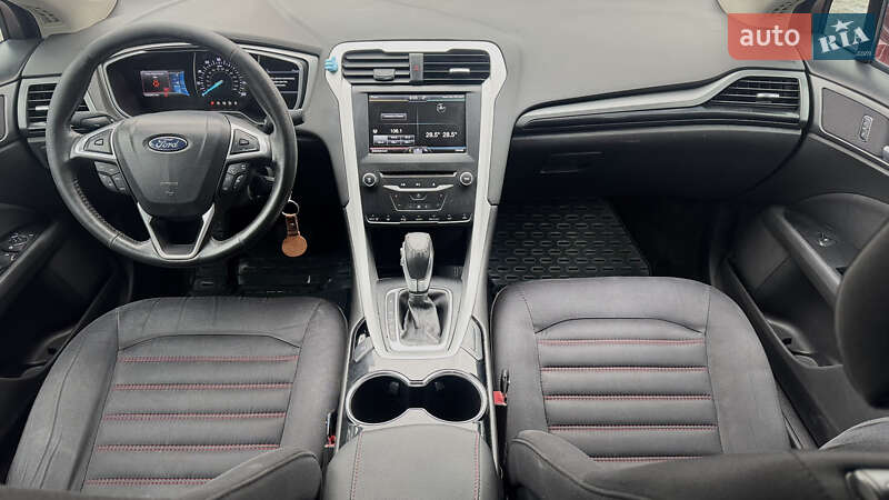 Седан Ford Fusion 2014 в Черкасах