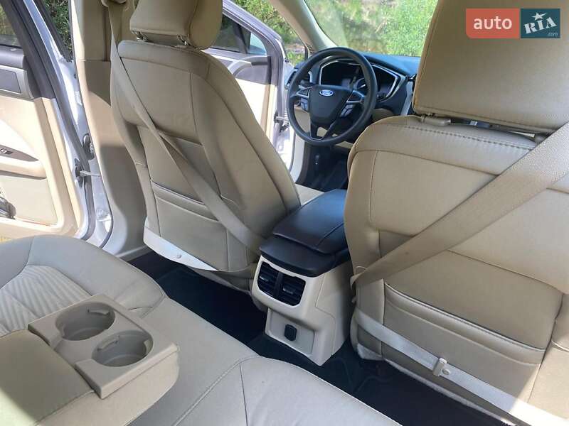 Седан Ford Fusion 2015 в Чернигове