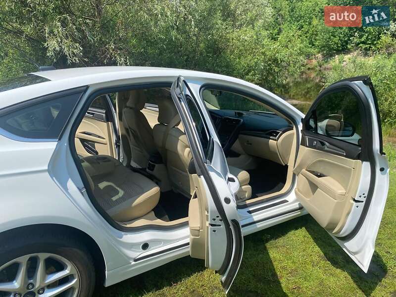 Седан Ford Fusion 2015 в Чернигове