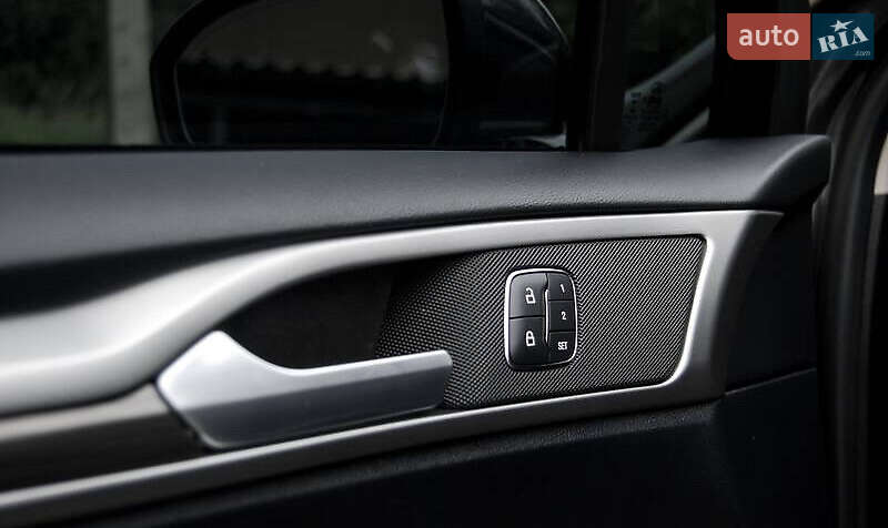 Седан Ford Fusion 2019 в Коростені