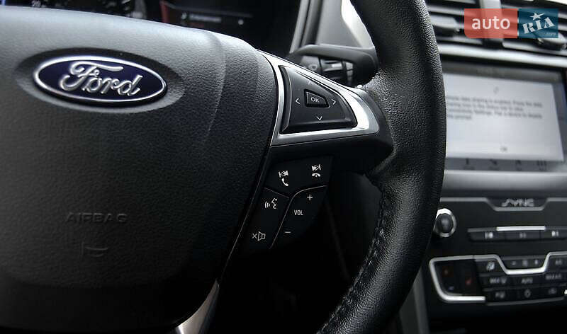 Седан Ford Fusion 2019 в Коростені