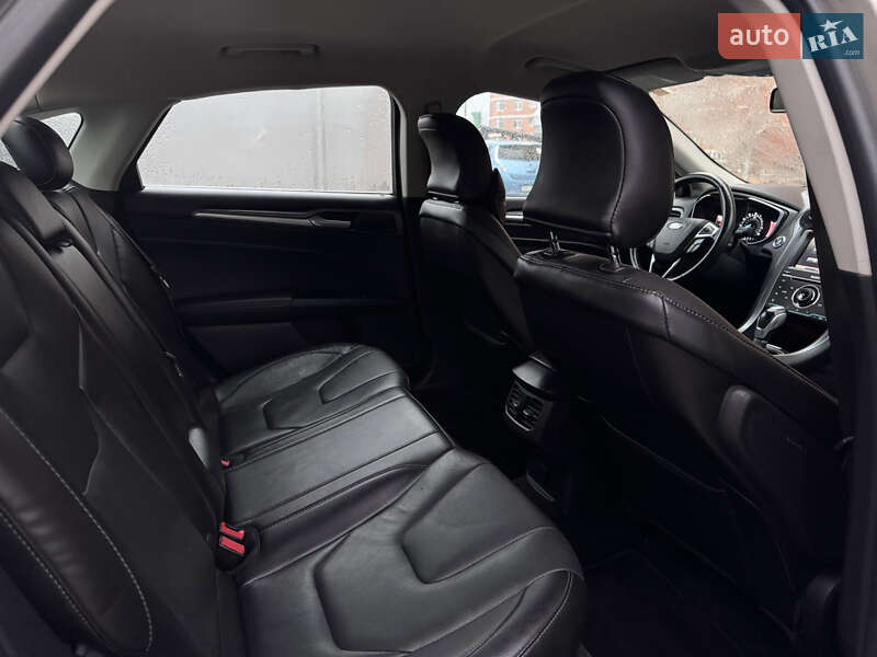 Седан Ford Fusion 2015 в Одесі