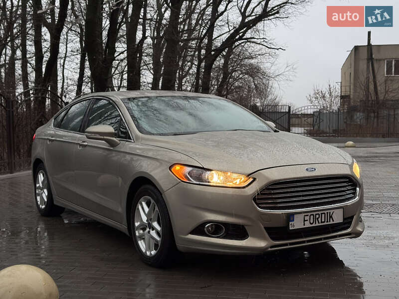 Седан Ford Fusion 2015 в Одесі