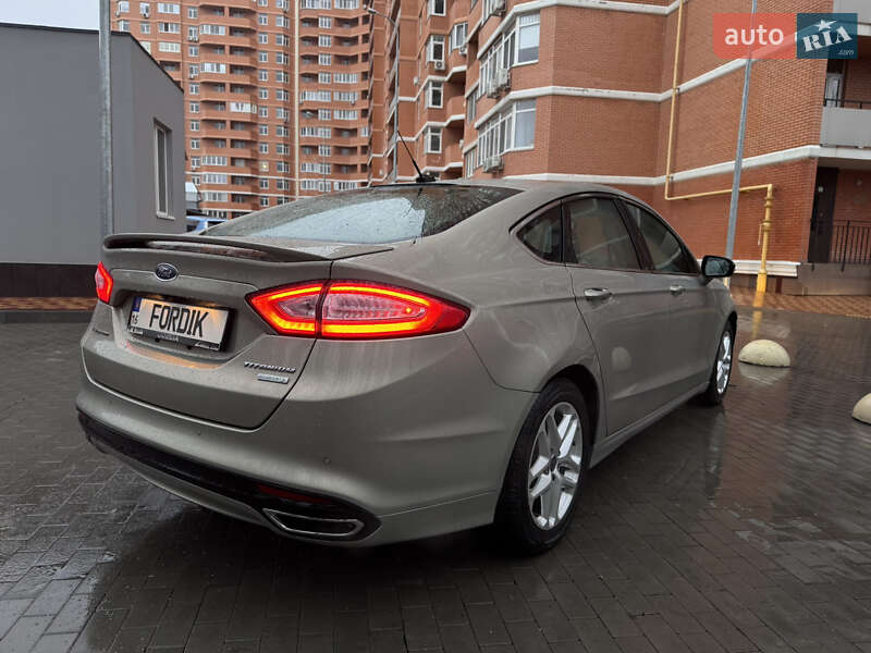 Седан Ford Fusion 2015 в Одесі