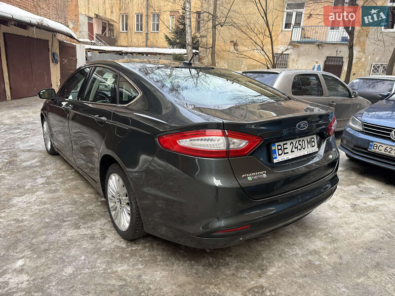Седан Ford Fusion 2014 в Львове