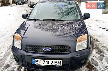 Хэтчбек Ford Fusion 2010 в Ровно