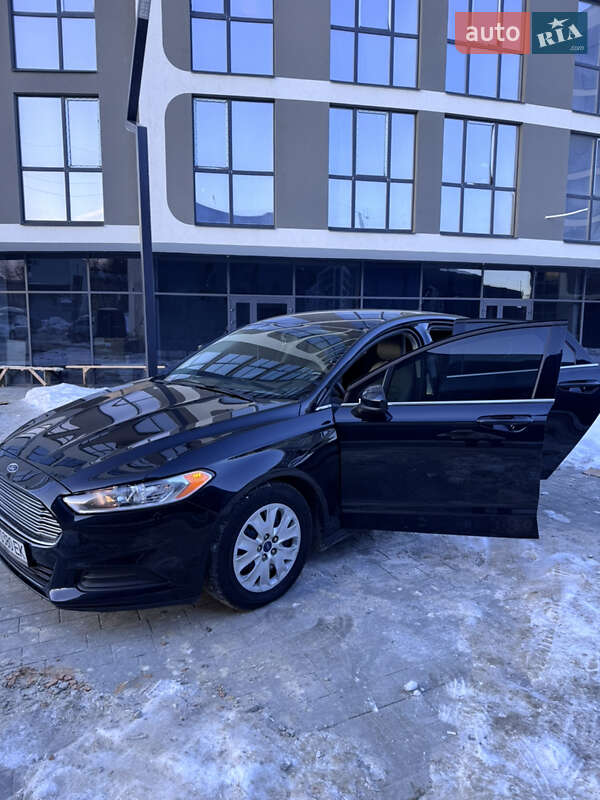 Седан Ford Fusion 2013 в Львові