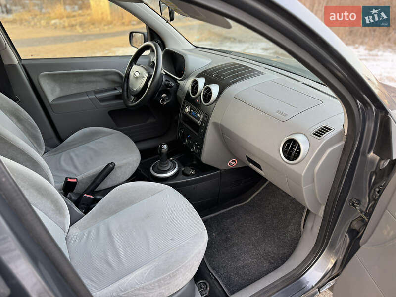 Хетчбек Ford Fusion 2003 в Дніпрі