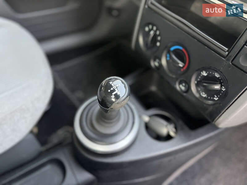 Хетчбек Ford Fusion 2003 в Дніпрі