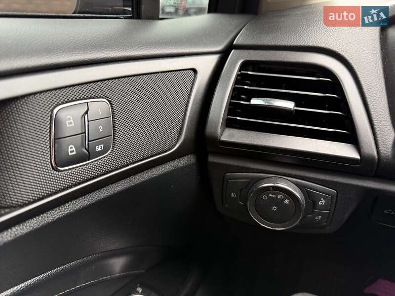 Седан Ford Fusion 2017 в Киеве
