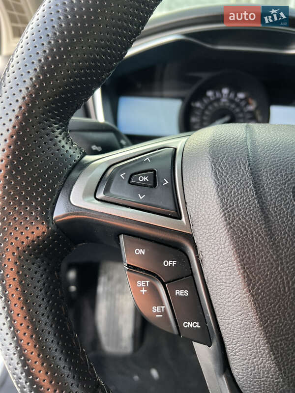 Седан Ford Fusion 2016 в Черкассах