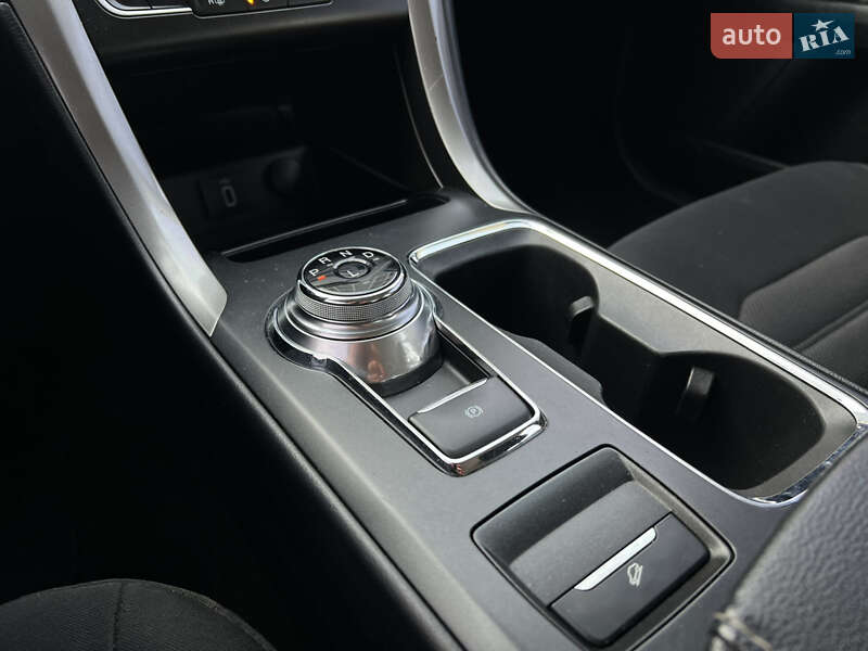 Седан Ford Fusion 2016 в Черкассах