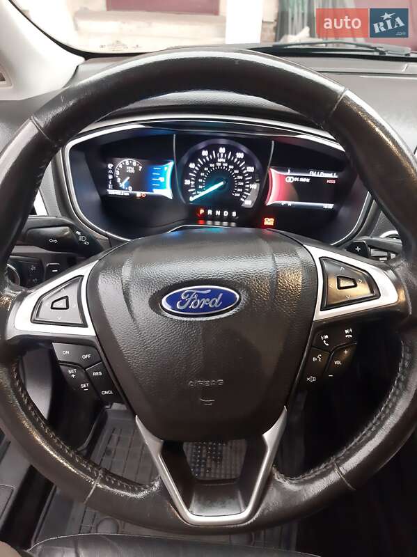 Седан Ford Fusion 2013 в Львові