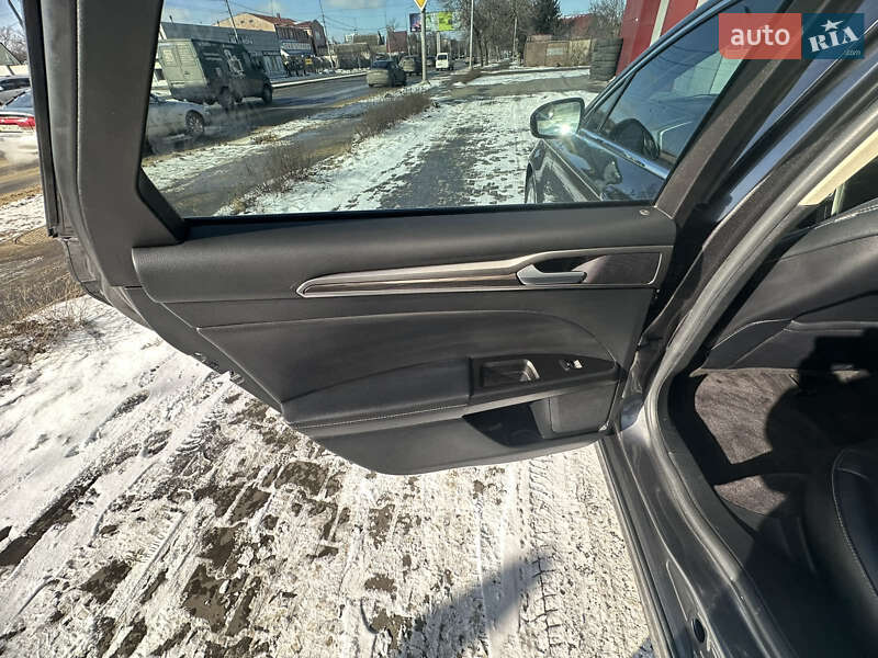 Седан Ford Fusion 2016 в Одесі