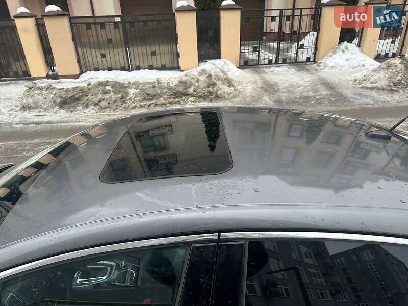 Седан Ford Fusion 2013 в Львові