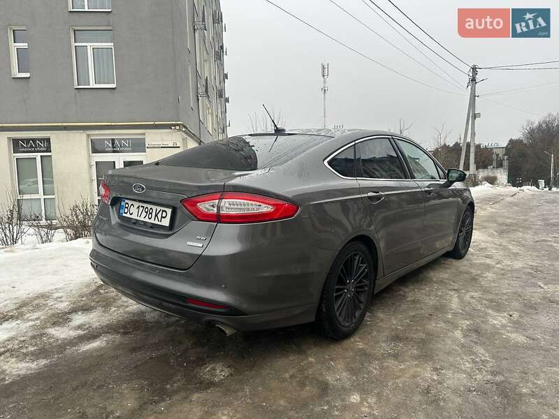 Седан Ford Fusion 2013 в Львові