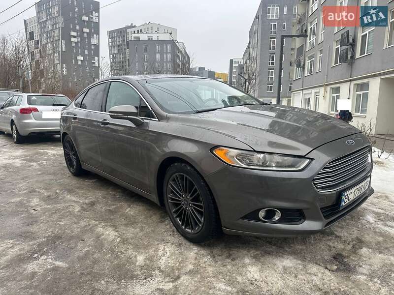 Седан Ford Fusion 2013 в Львові
