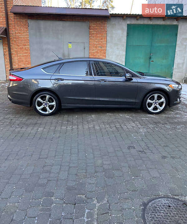 Седан Ford Fusion 2016 в Києві фото Седан Ford Fusion 2016 в Києві
