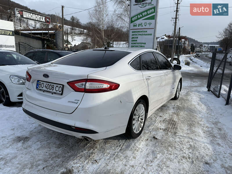 Седан Ford Fusion 2013 в Кременці