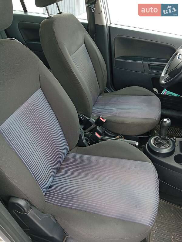 Хетчбек Ford Fusion 2008 в Луцьку