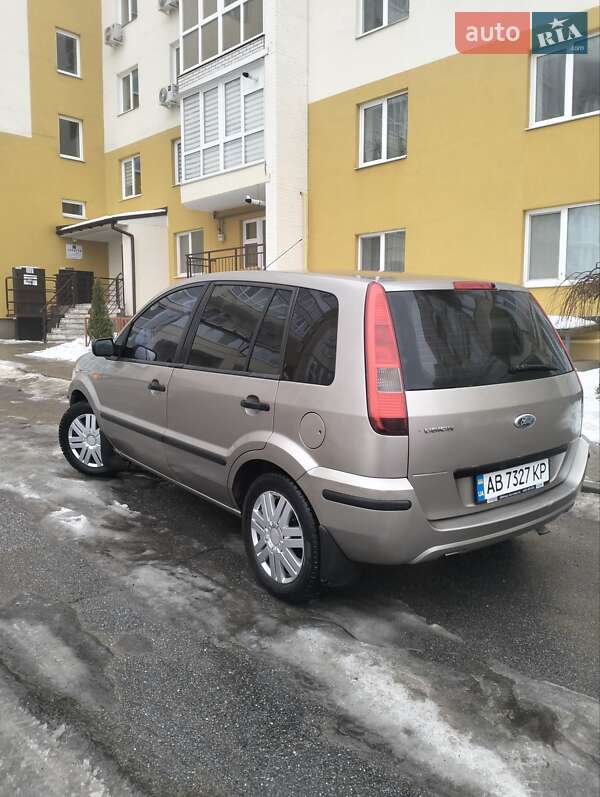 Хэтчбек Ford Fusion 2003 в Виннице