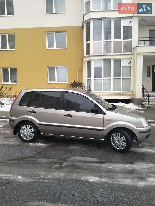 Хэтчбек Ford Fusion 2003 в Виннице
