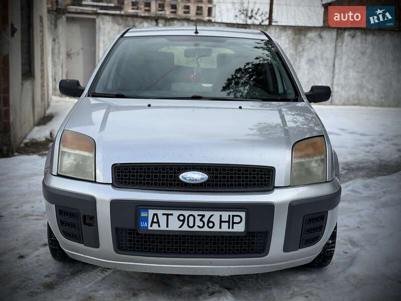 Хэтчбек Ford Fusion 2006 в Ивано-Франковске