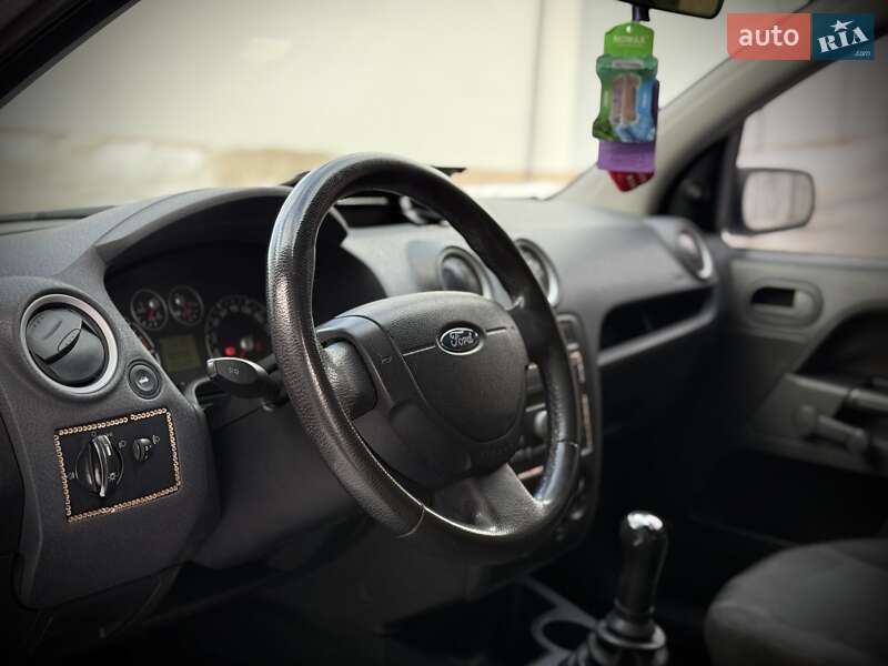 Хэтчбек Ford Fusion 2006 в Ивано-Франковске