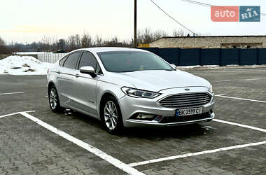 Седан Ford Fusion 2017 в Дубно
