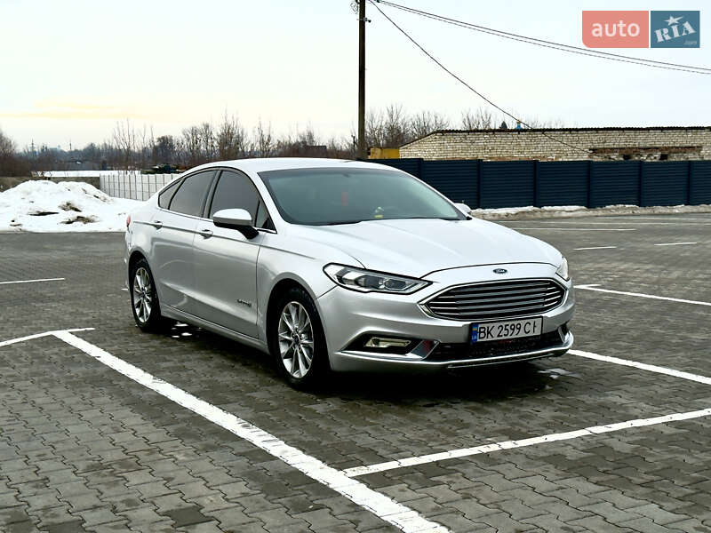 Седан Ford Fusion 2017 в Дубно