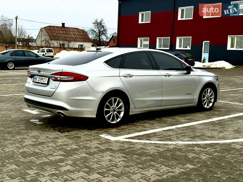 Седан Ford Fusion 2017 в Дубно