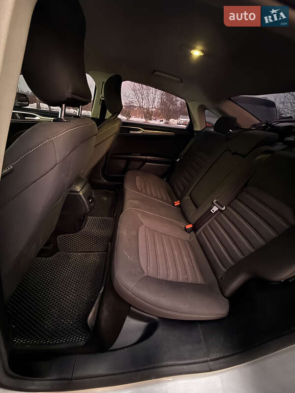 Седан Ford Fusion 2017 в Дубно