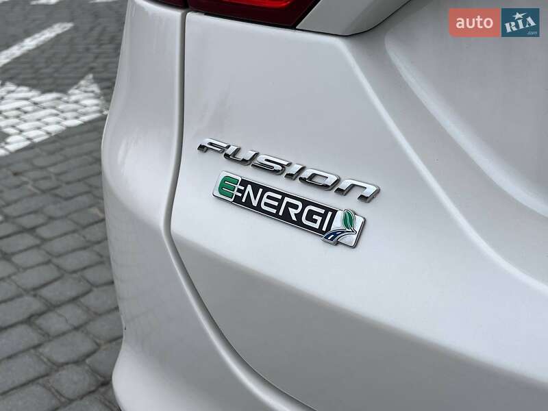 Седан Ford Fusion 2015 в Миколаєві