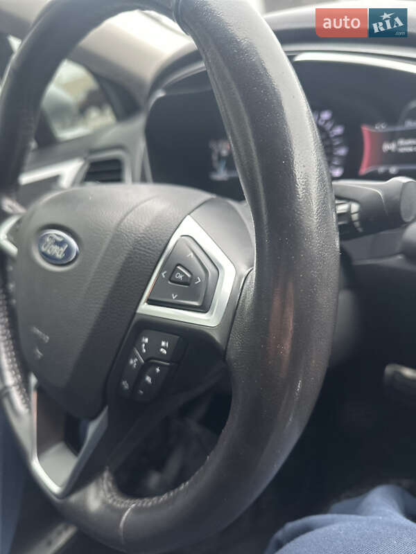 Седан Ford Fusion 2016 в Сумах
