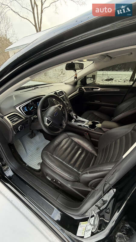 Седан Ford Fusion 2015 в Львові